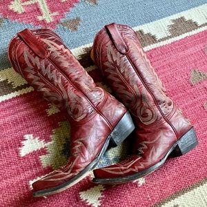Women’s 6.5B Old Gringo red western Cowboy Boots. Amazing!